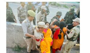 'TP News' STATE Five injured as car carrying pilgrims hits road divider in Udhampur