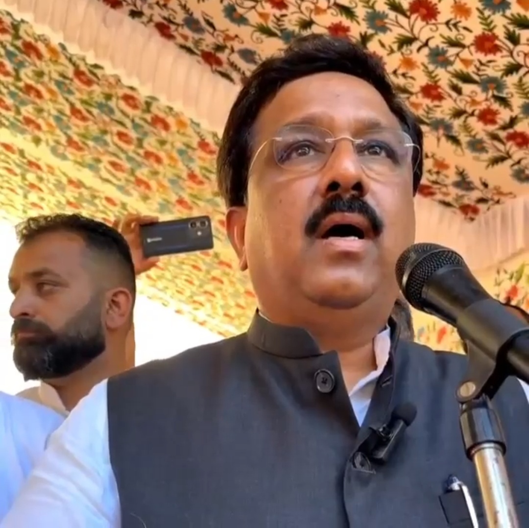 Congress leaders address Voter Adhikar Samelan in Uri