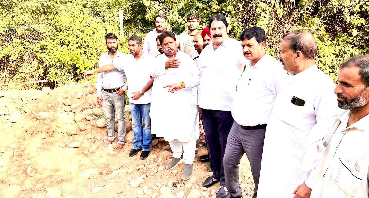 Raman Bhalla inspecting the Bagh-e-Bhau tourist circuit