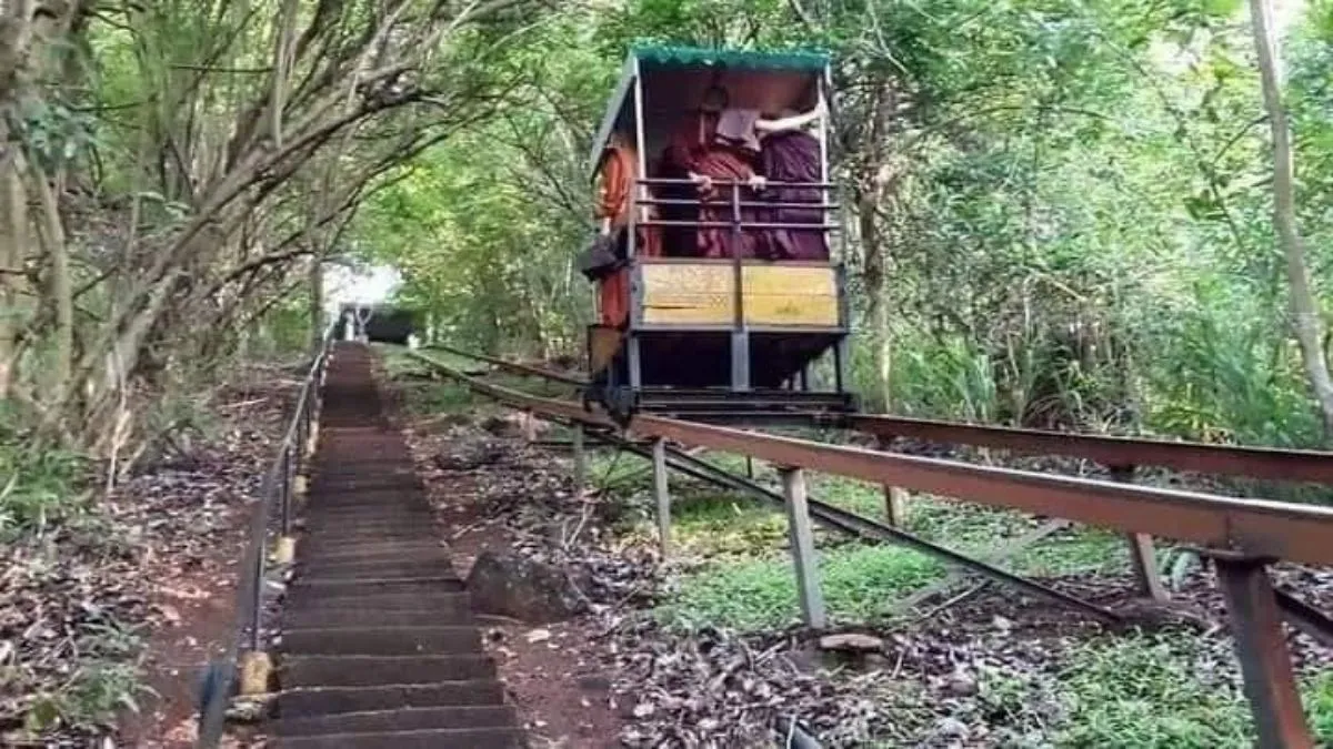 Cable cart accident at Sri Lanka monastery