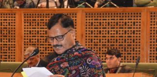 Jal Shakti Minister discusses daily-wager regularization