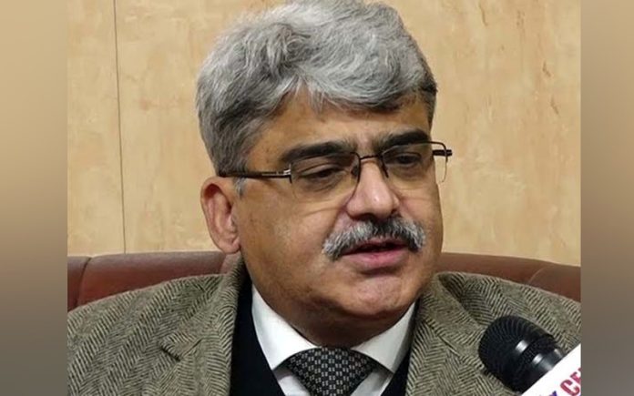 Chief Secretary Atal Dulloo reviews fruit transportation measures