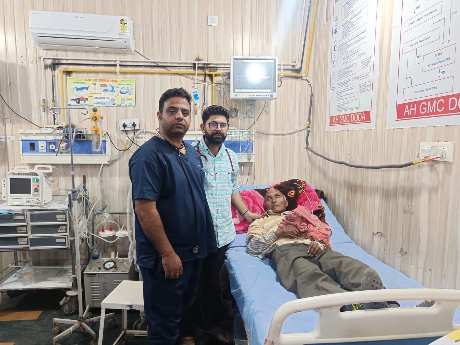 Doctor performing thrombolysis procedure at GMC Doda